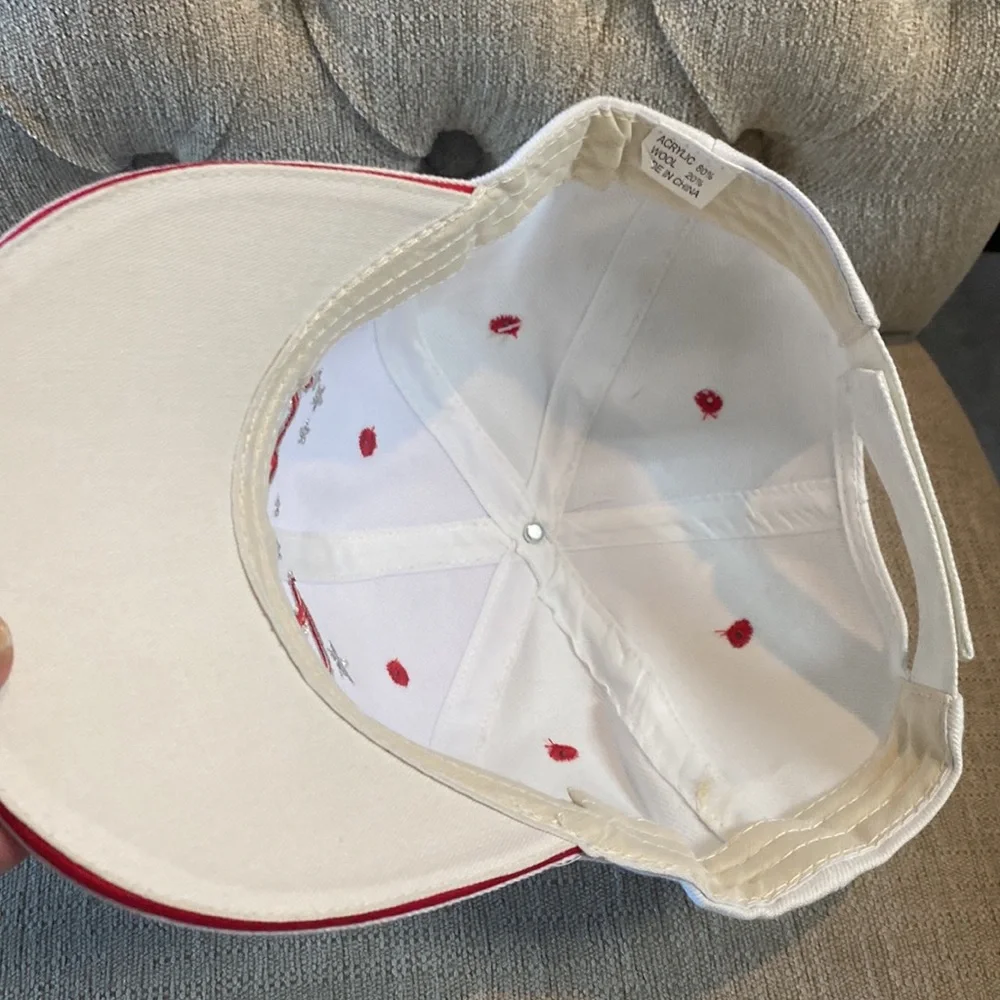Foxy Ladies NWT White & Red Adjustable One Size Hat